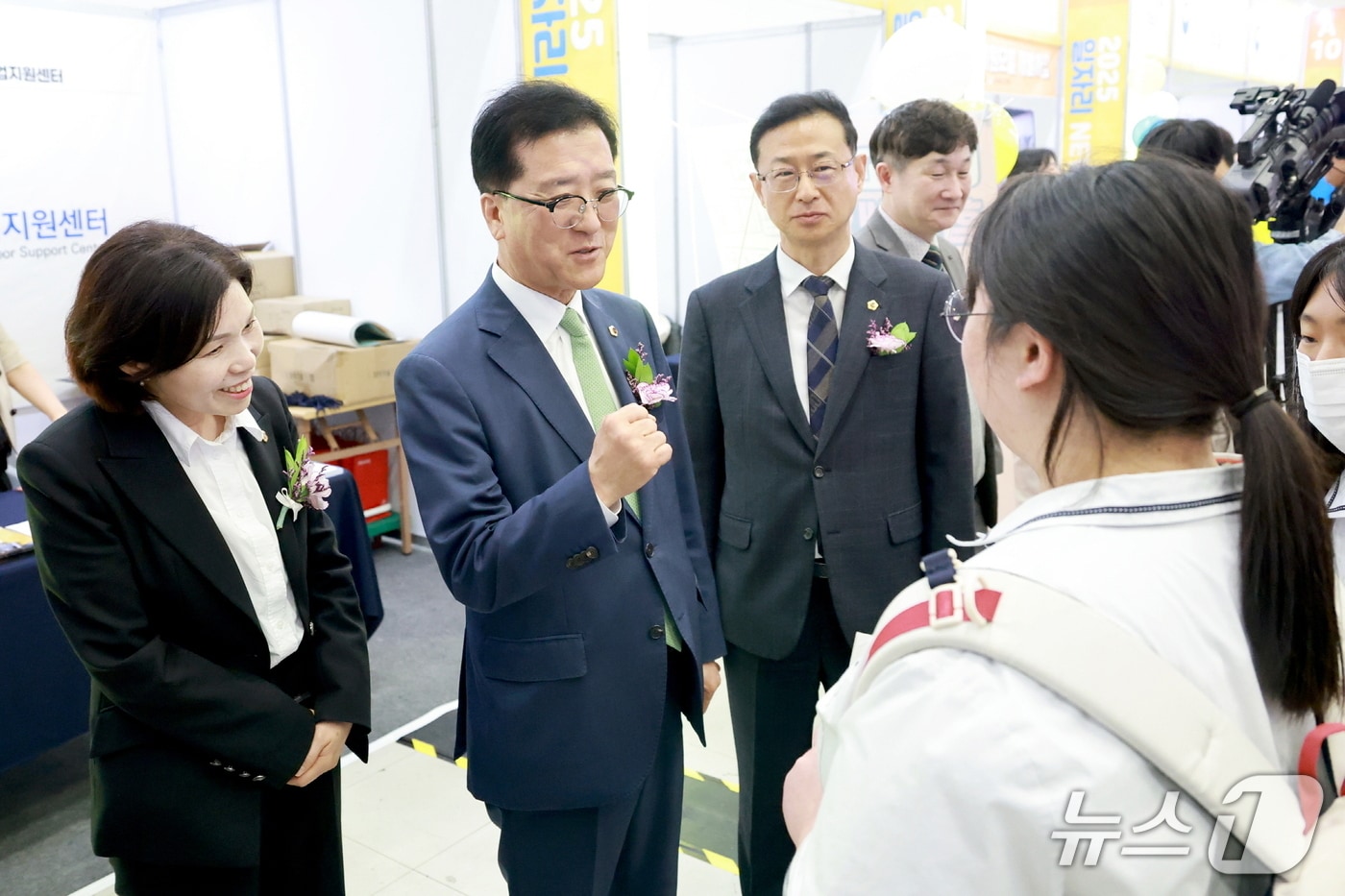 조원휘 대전시의회 의장이 학생들을 응원하고 있다.(대전시의회 제공, 재판매 및 DB 금지)/뉴스1