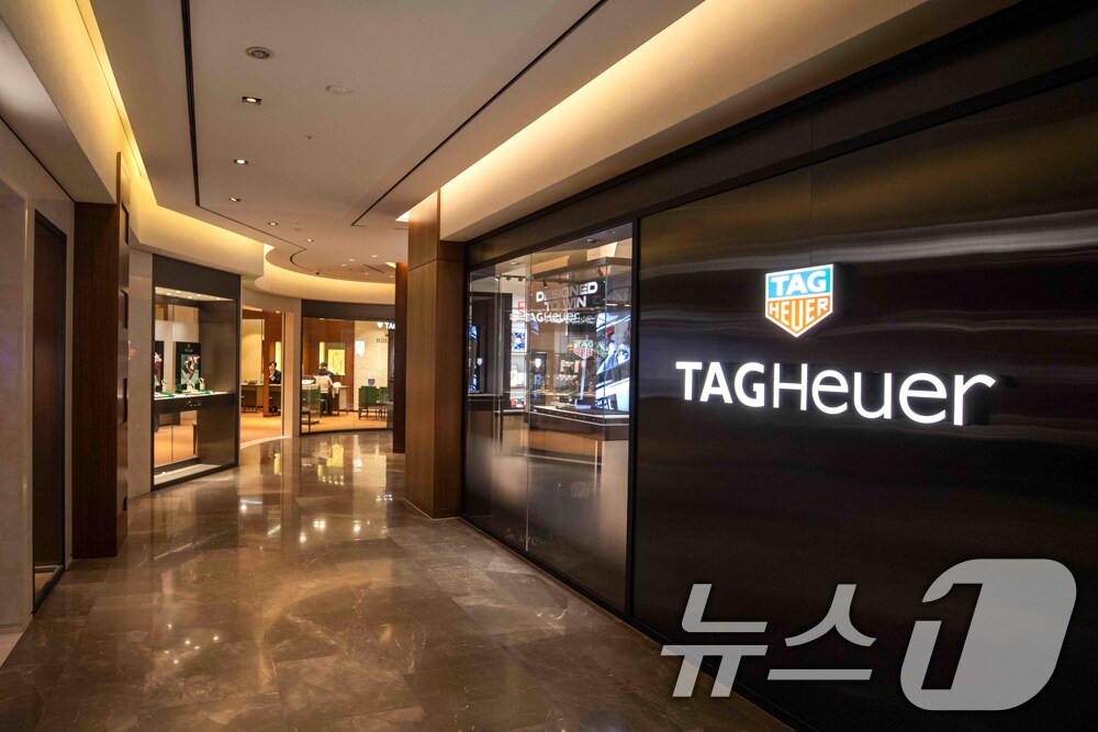 신세게백화점이 럭셔리 워치 주얼리 장르 매출 증가세에 발맞춰 &#39;럭셔리 워치&주얼리 페어&#39; 행사를 진행한다고 14일 밝혔다. &#40;신세계백화점 제공. 재판매 및 DB 금지&#41; 2025.5.14/뉴스1