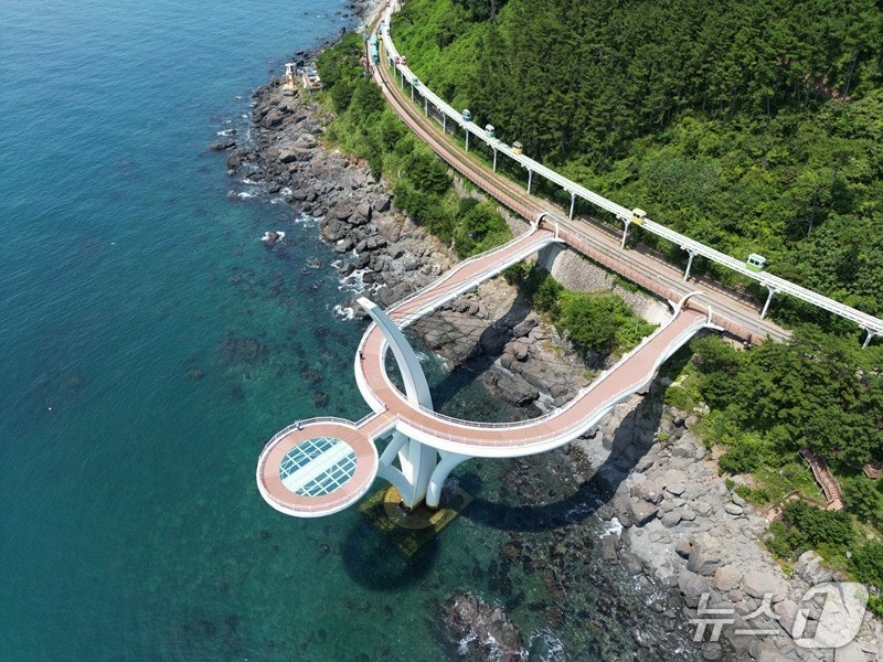 부산 해운대구 청사포 해월전망대 전경.&#40;해운대구청 제공.재판매 및 DB 금지&#41;