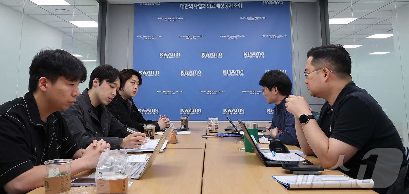 의료 인력 증원, 건강보험료 인상과 의료비용 증가…국민적 합의가 필수하다 [인터뷰]