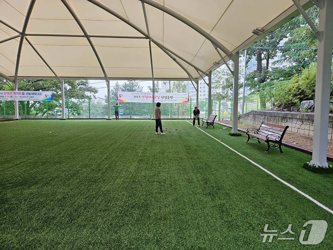 경기 성남시가 17개 야외 게이트볼장에 지붕막 설치 공사를 추진한다.(성남시 제공. 재판매 및 DB금지)/뉴스1