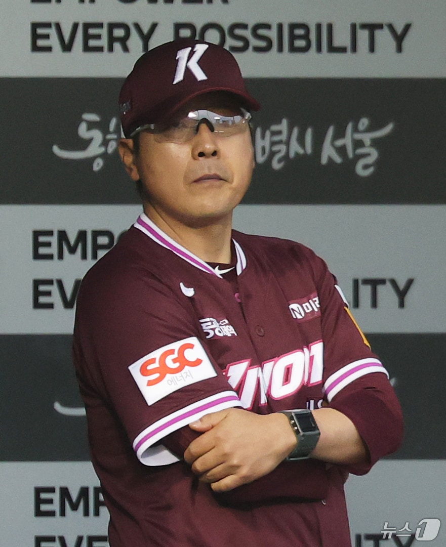 [情報] Kiwoom英雄 撤換總教練、首席教練、團長 
