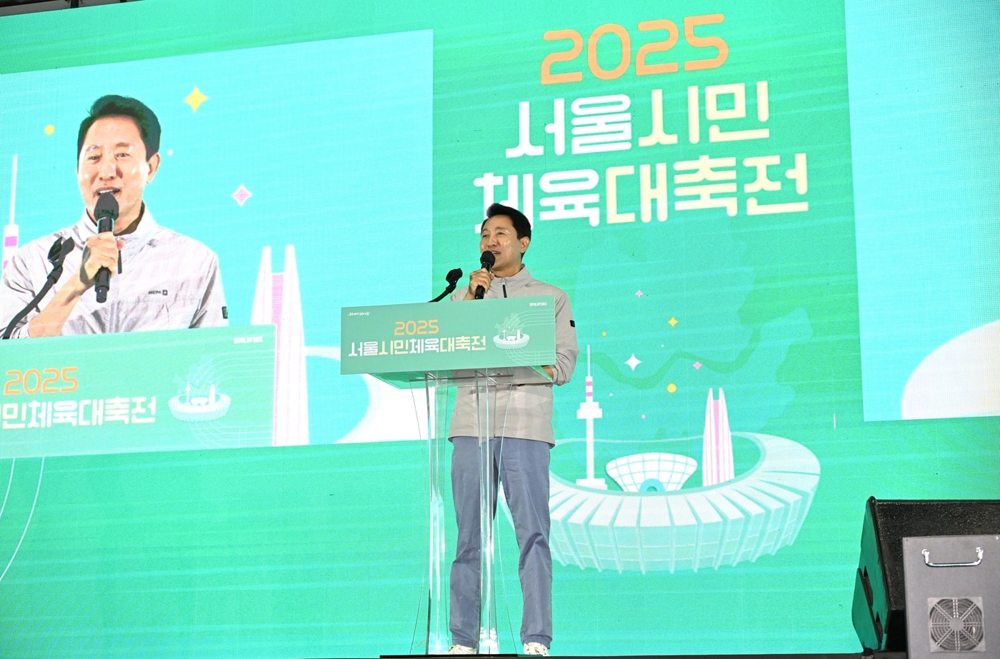 오세훈 서울시장이 17일 잠실실내체육관에서 열린 서울시민체육대축전에서 개회선언을 하고 있다.(서울시 제공)