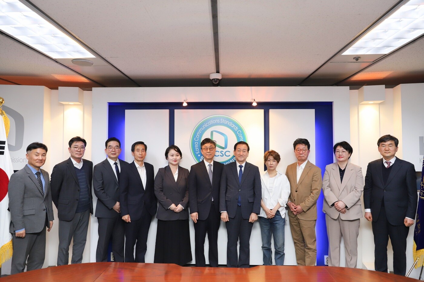 방송통신심의위원회는 4월 16일 서울 목동 방송회관에서 제21대 대통령선거 선거방송심의위원회 위원 위촉식을 개최했다. &#40;방심위 제공&#41;