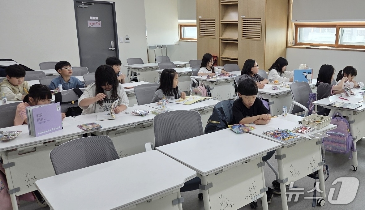 증평교육도서관과 함께 책읽기 운영 모습.(괴산증평교육지원청 제공)/뉴스1