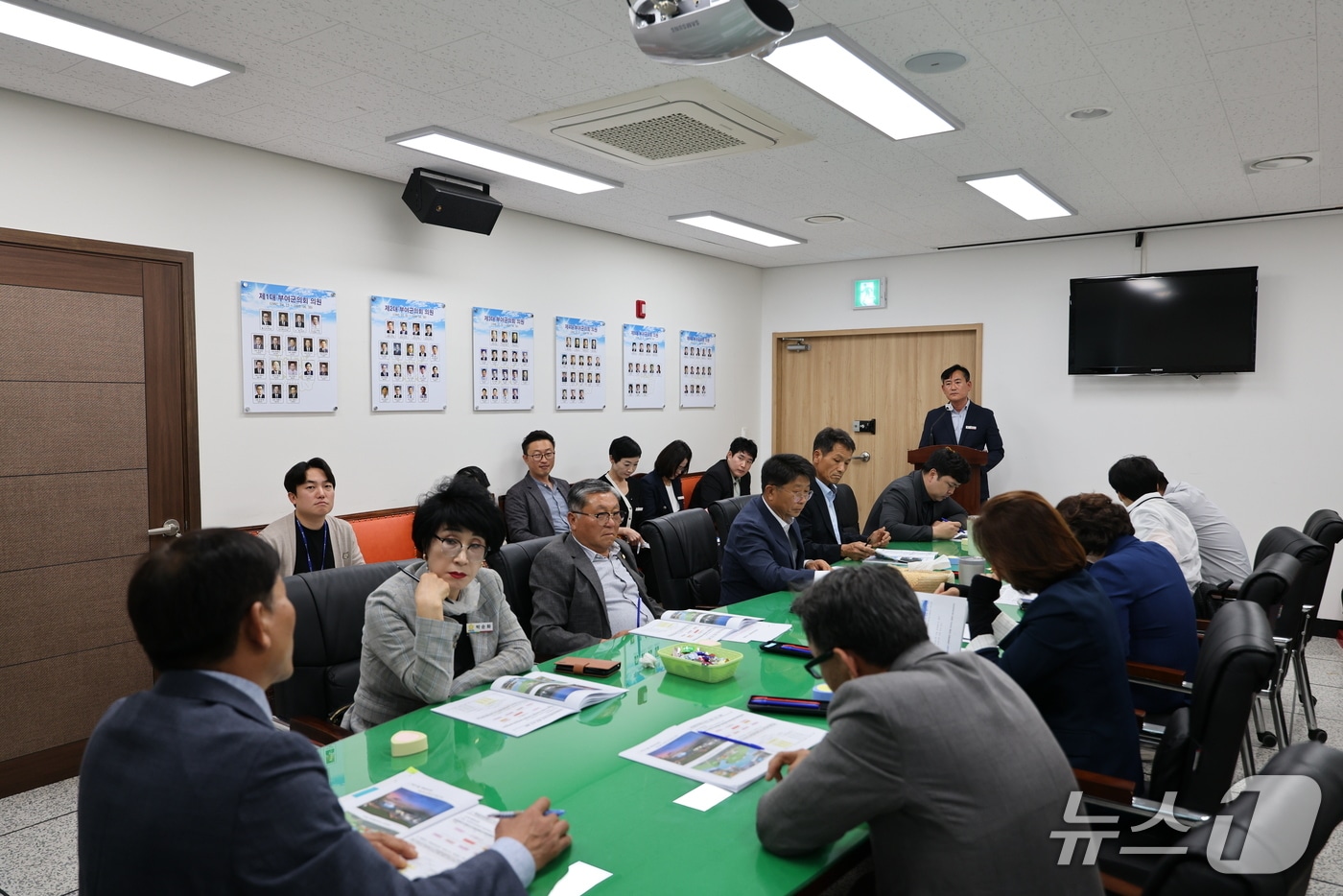 부여군의회 제4차 의정협의회 모습.(부여군의회 제공, 재판매 및 DB 금지)/뉴스1