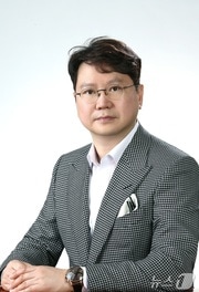 한미반도체, SK하이닉스 감사패 수령…HBM 기술혁신 공로 인정