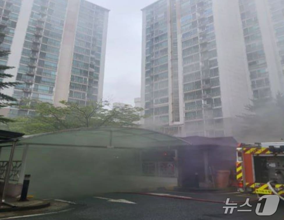  화재 현장. (경기도소방재난본부 제공. 재판매 및 DB 금지) 2025.5.2/뉴스1