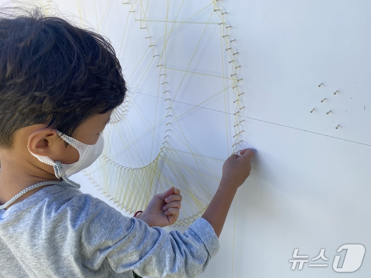 청도박물관 '손끝 상상' 털실 엮기 체험(청도군 제공. 재판매 및 DB금지)/뉴스1
