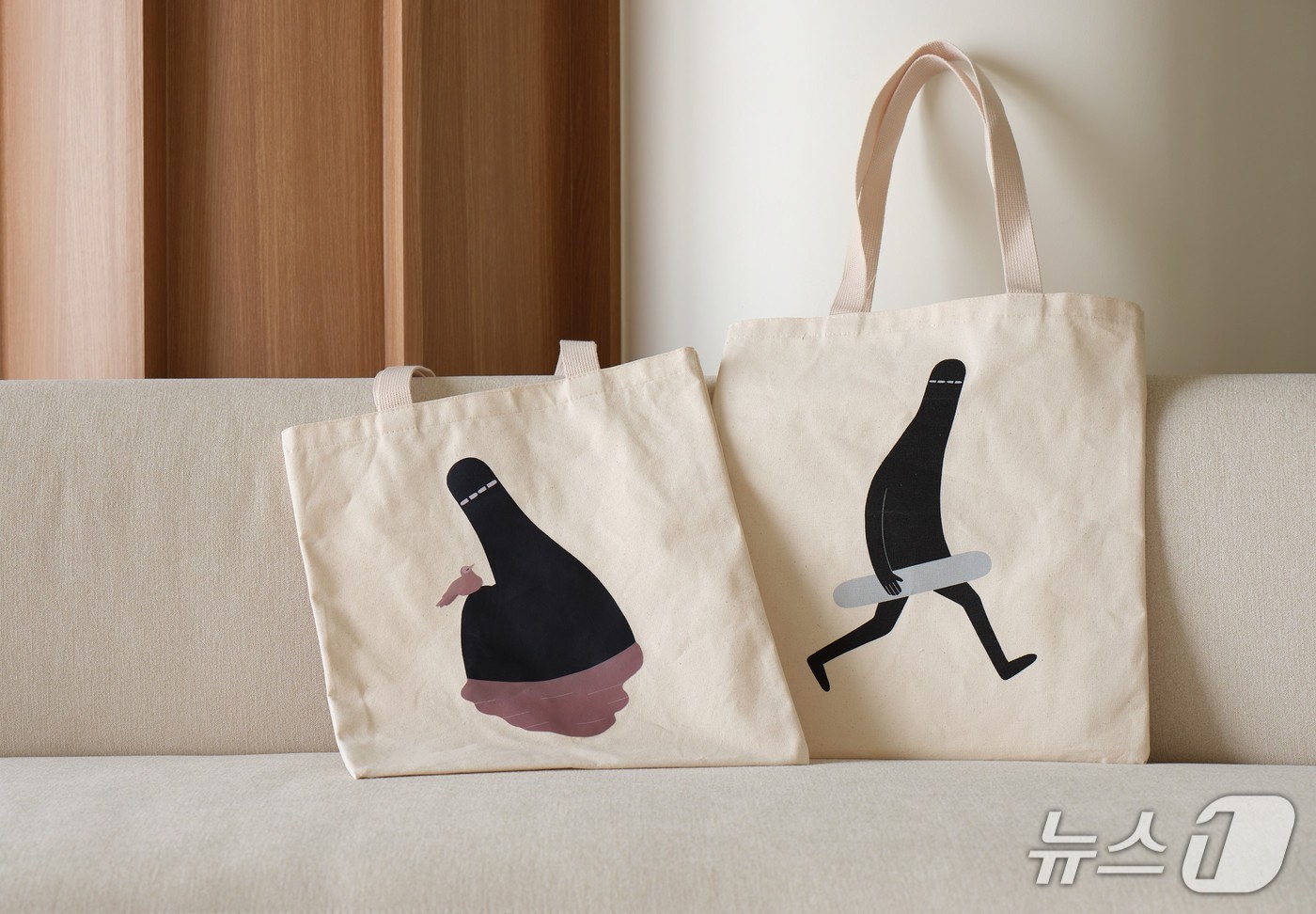 그랜드 조선 부산 '팔로우 유어 LUV' 패키지 고객에게 제공되는 토트백.(그랜드 조선 부산 제공. 재판매 및 DB 금지)