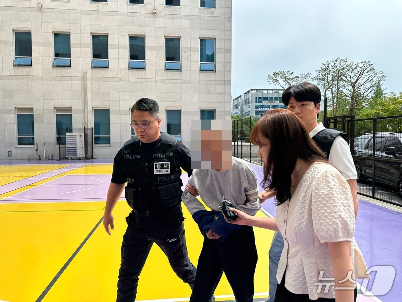 21일 오후 청주지방법원으로 영장실질심사 받으러 들어가는 A 씨(독자 제공. 재판매 및 DB금지)/뉴스1