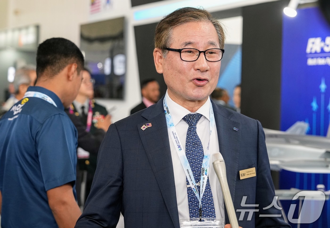 강구영 한국항공우주산업(KAI) 사장이 지난 5월 21일(현지시간) 말레이시아 랑카위에서 열린 방산전시회 'LIMA 2025'에서 인터뷰를 하는 모습<자료사진>. (한국항공우주산업 제공. 재판매 및 DB 금지) 2025.5.22/뉴스1
