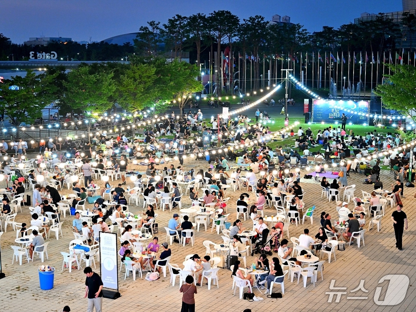 지난해 킨텍스 광장에서 열린 '킨 밤 지새우고' 야시장 모습. (킨텍스 제공, 재판매 및 DB금지)