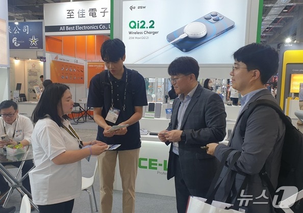 강원 원주시가 지난 20일부터 오는 23일까지 대만 타이페이에서 IT박람회 '컴퓨텍스 2025'와 신기술·스타트업 전문박람회 '이노벡스 2025'에 참가하고 있다. (원주시 제공. 재판매 및 DB금지) 2025.5.22/뉴스1