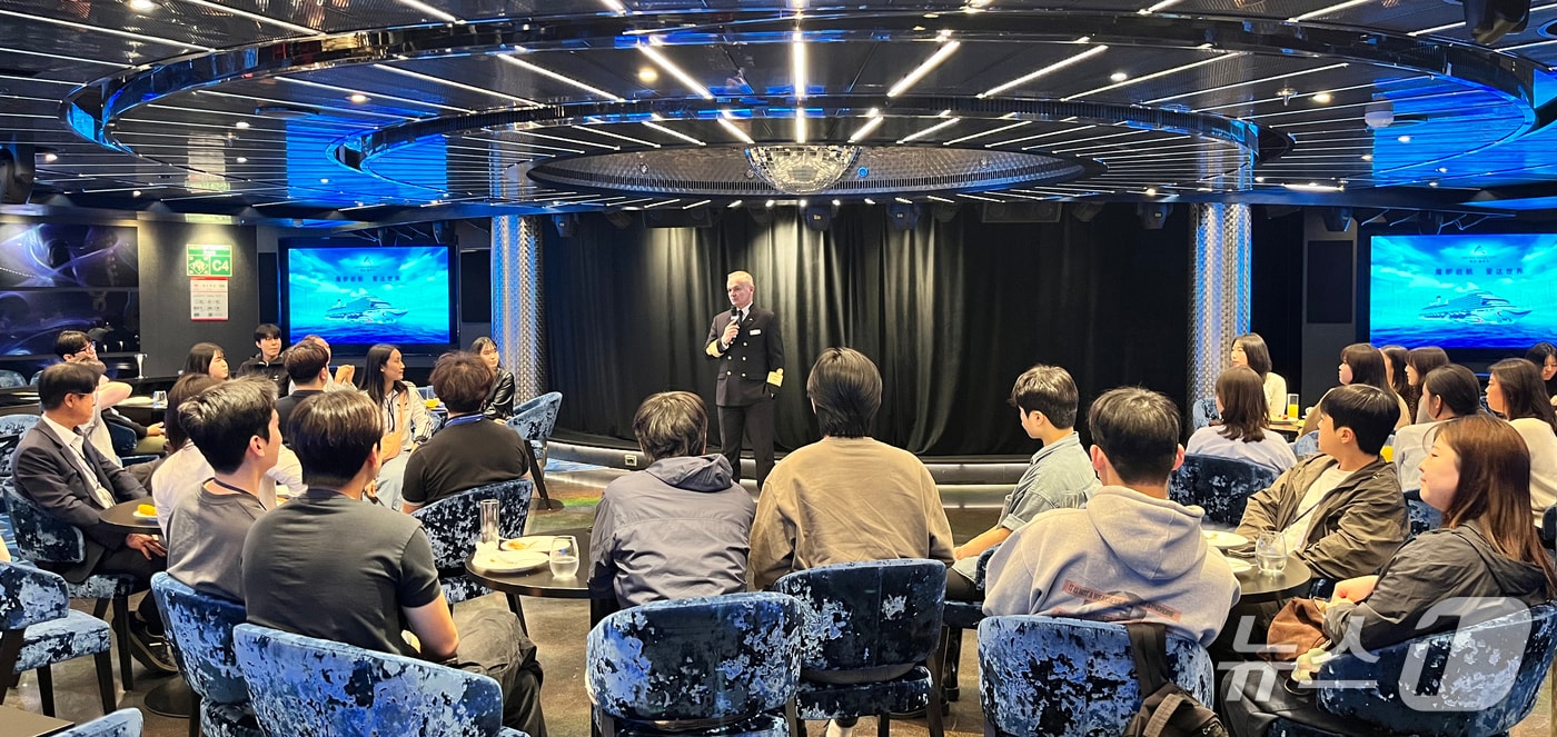 지난 10일 제주에 도착한 아도라 매직시티(Adora Magic City)에서 진행된 제주대학생 쉽 투어 현장.(제주관광공사 제공, 재판매 및 DB 금지)