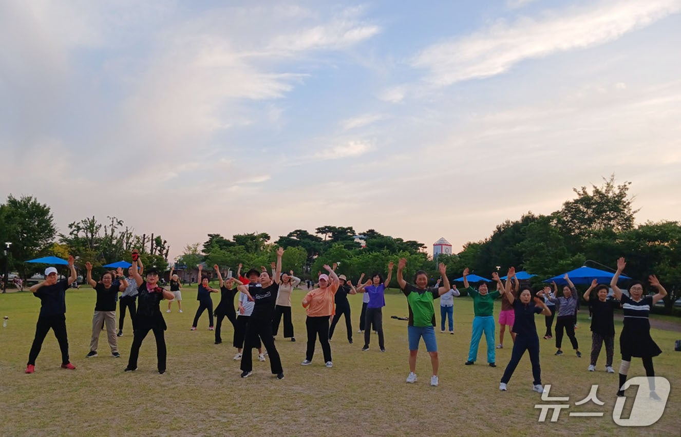 유성 별밤 운동 교실 모습.(유성구 제공, 재판매 및 DB 금지)/뉴스1