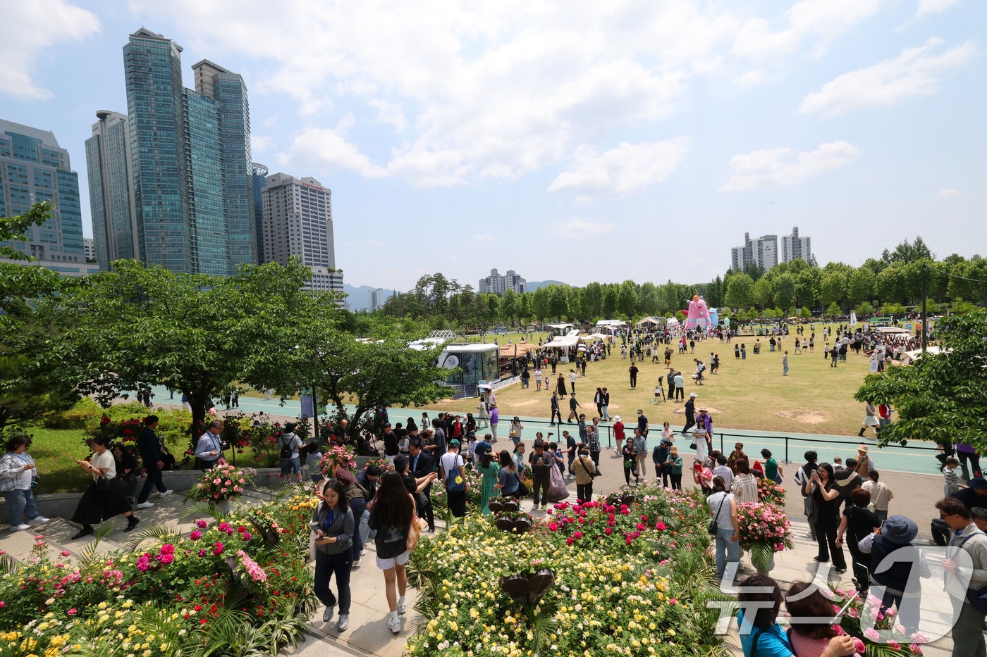 주말 맞아 나온 나들이객들.(뉴스1 DB)