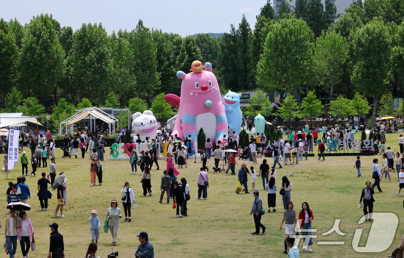 25일 서울국제정원박람회가 열리고 있는 서울 동작구 보라매공원이 나들이객으로 붐비고 있다. 2025.5.25/뉴스1 ⓒ News1 박세연 기자