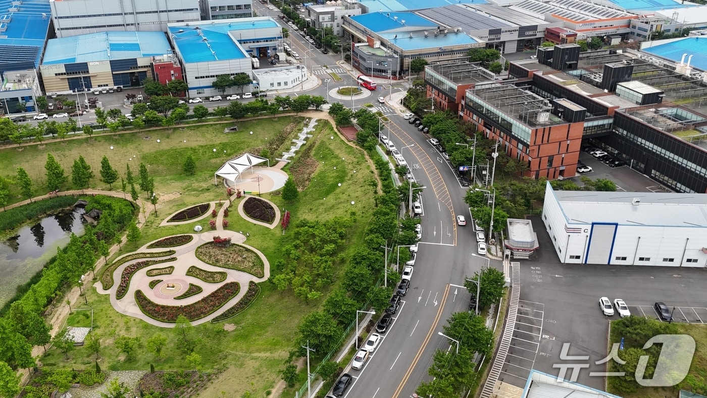 성서5차 산업단지에 마련된 238면의 노상주차장 전경.(대구 달성군 제공.재판매 및 DB 금지)