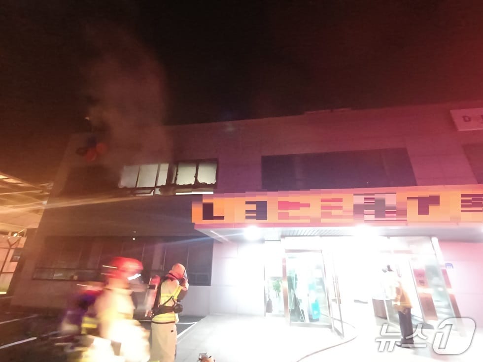  서산 대산읍 사무실 화재 현장. (서산소방서 제공, 재판매 및 DB 금지) / 뉴스1