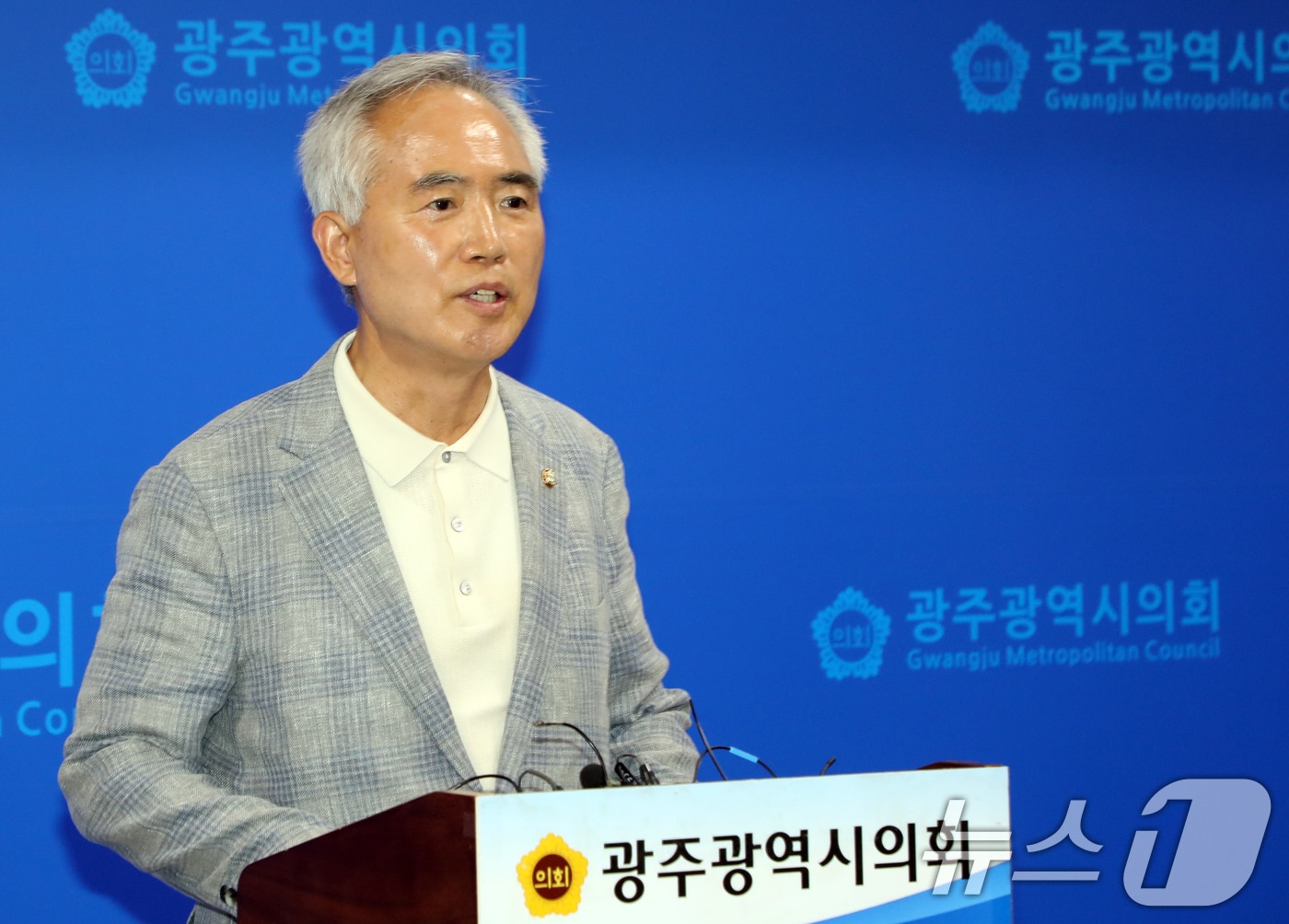 양부남 더불어민주당 광주선거대책위원회 총괄상임선대위원장이 27일 광주시의회 브리핑룸에서 기자회견을 열고 김문수 국민의힘 후보를 지지 선언한 이낙연 전 민주당 대표를 규탄하고 있다. 2025.5.27/뉴스1 ⓒ News1 이수민 기자