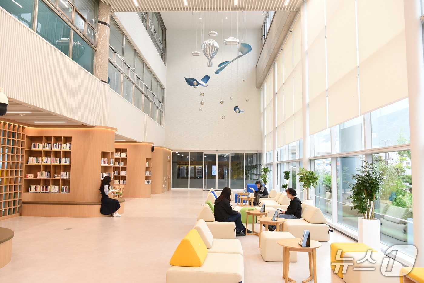 부산 사상구청사 1층 사상마루 들락날락의 휴게공간 전경.(사상구 제공. 재판매 및 DB 금지)