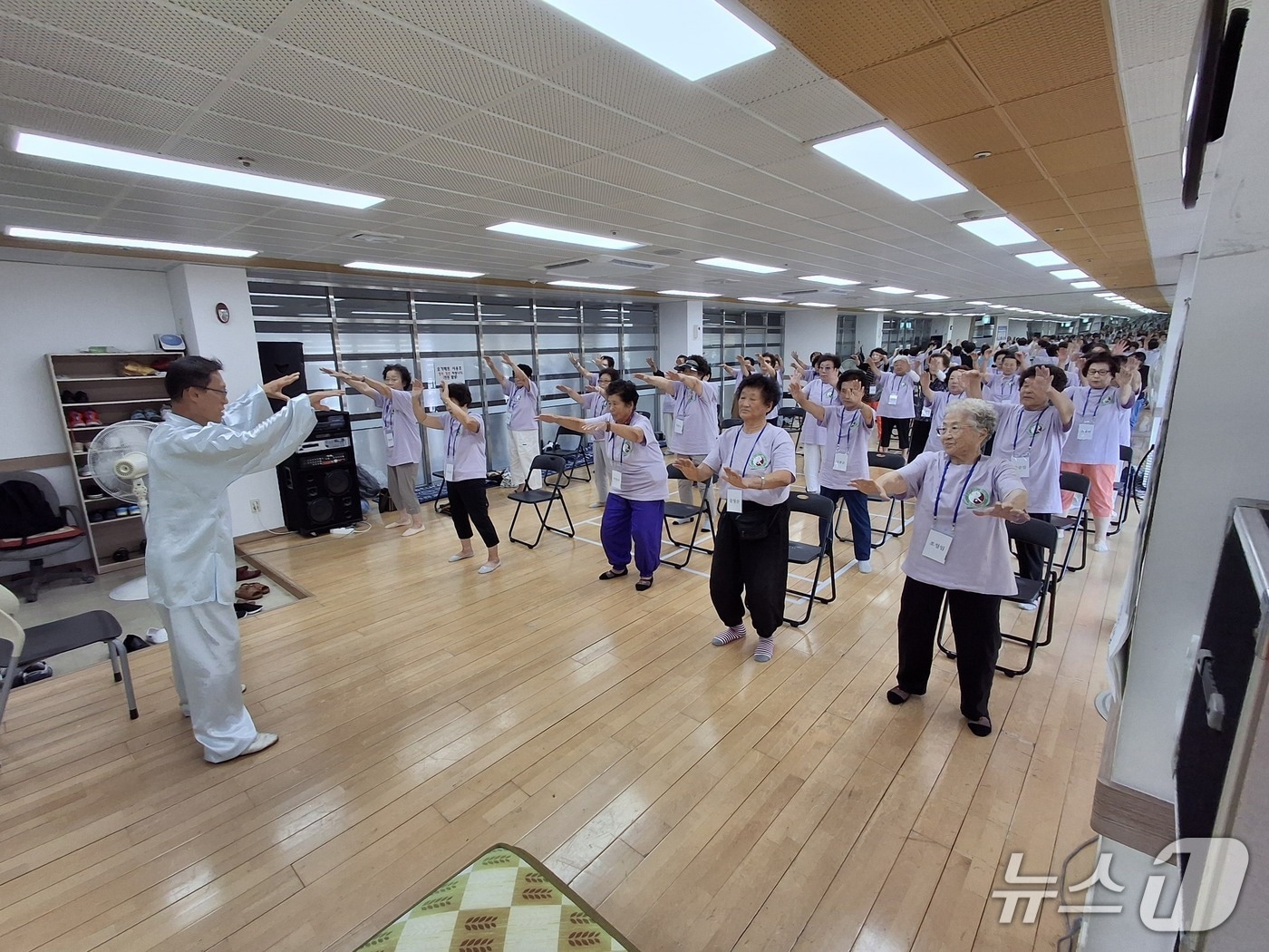 지난해 한방애(愛) 건강 타이치 프로그램 모습 (금산군 제공.재판매 및 DB금지)/뉴스1