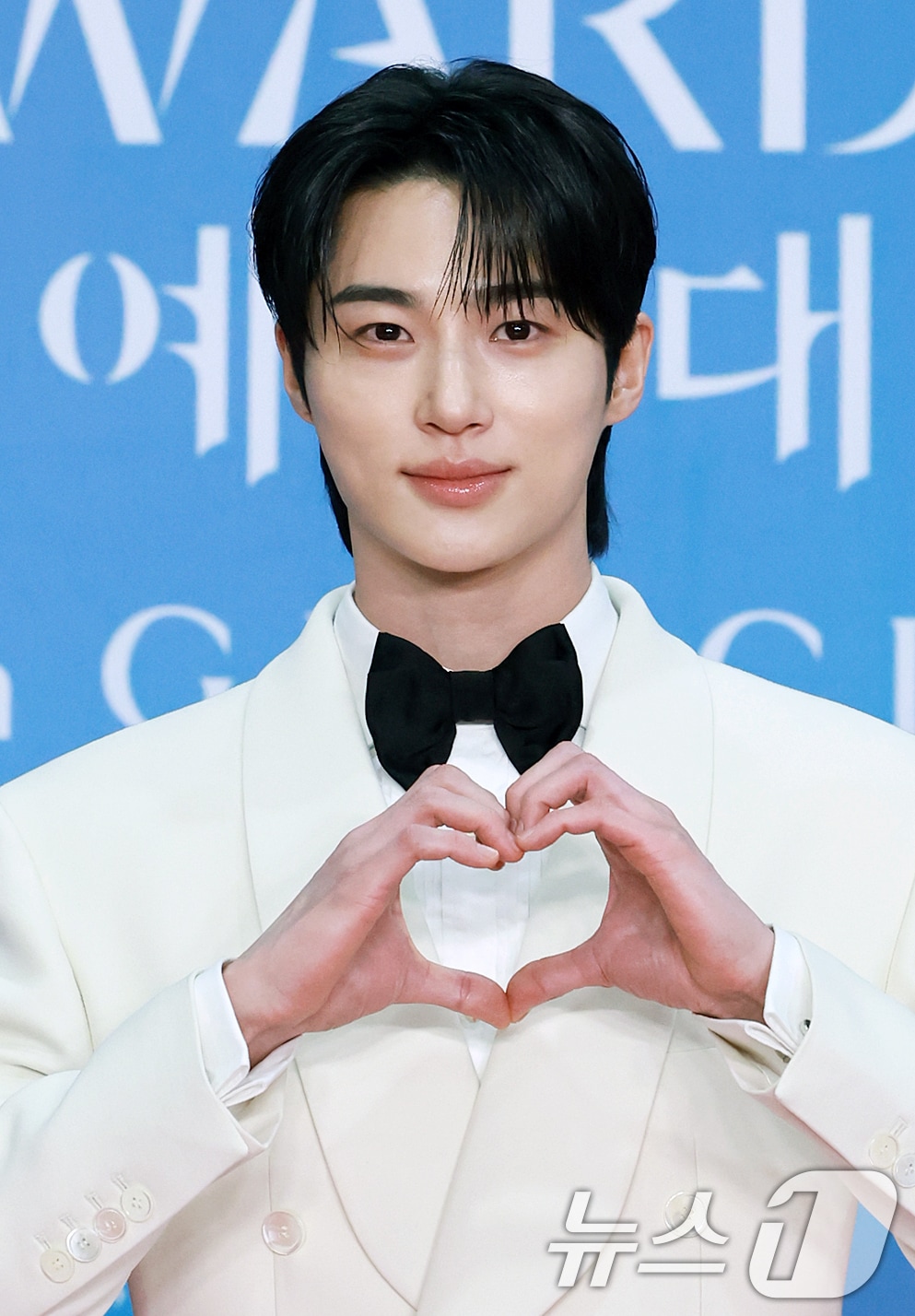 배우 변우석이 '61회 백상예술대상' 레드카펫에서 포즈를 취하고 있다. 2025.5.5/뉴스1 ⓒ News1 김진환 기자