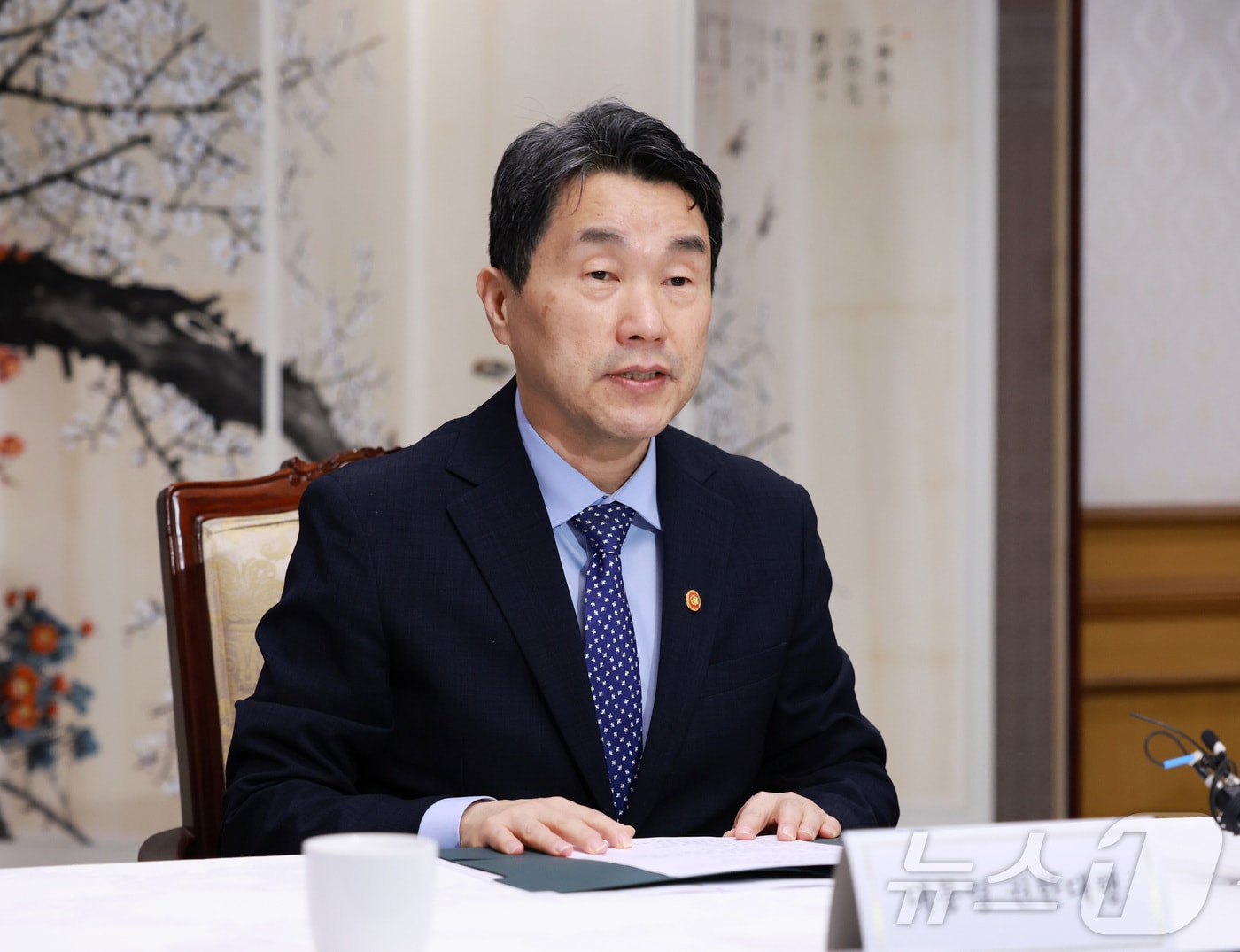 이주호 대통령 권한대행 부총리 겸 교육부 장관이 7일 서울 종로구 정부서울청사에 열린 경제안보전략 간담회에서 모두발언을 하고 있다. (교육부 제공. 재판매 및 DB 금지) /뉴스1