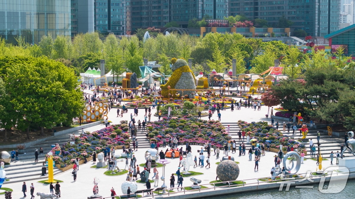 2025고양국제꽃박람회가 열리고 있는 일산호수공원. (고양시 제공, 재판매 및 DB금지)