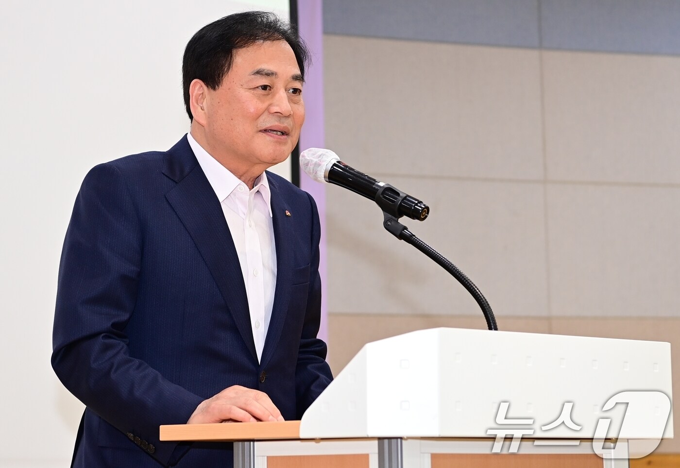 7일 열린 효 한마당 잔치서 배낙호 김천시장이 인사말을 하고 있다. (김천시 제공. 재판매 및 DB금지) 2025.5.7/뉴스1 ⓒ News1 정우용 기자