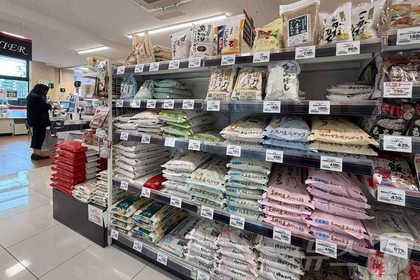 일본 슈퍼마켓 쌀 코너 ⓒ AFP=뉴스1