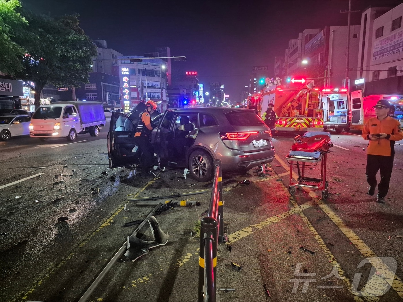 지난 5월 8일 오전 4시 25분쯤 인천시 남동구 구월동 편도 4차로 에서 20대 A 씨가 운전하던 벤츠 승용차가 중앙선을 넘어가 마주 오던 QM6 스포츠유틸리티차(SUV)와 충돌했다. ⓒ News1 박소영 기자