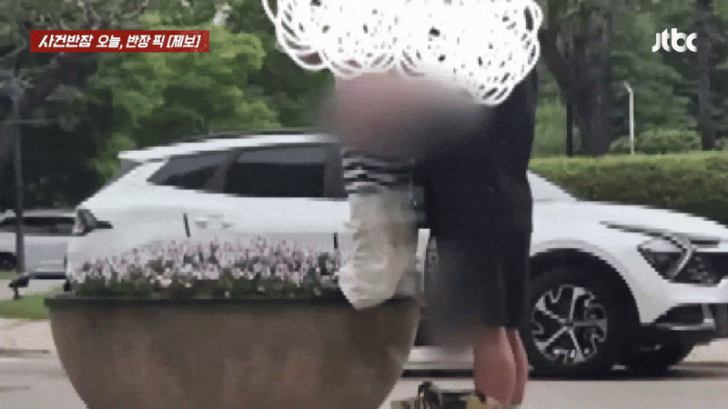 "한국인 맞아?"…호텔 앞 화분에 아이 바지 벗기고 소변 누게 한 아빠