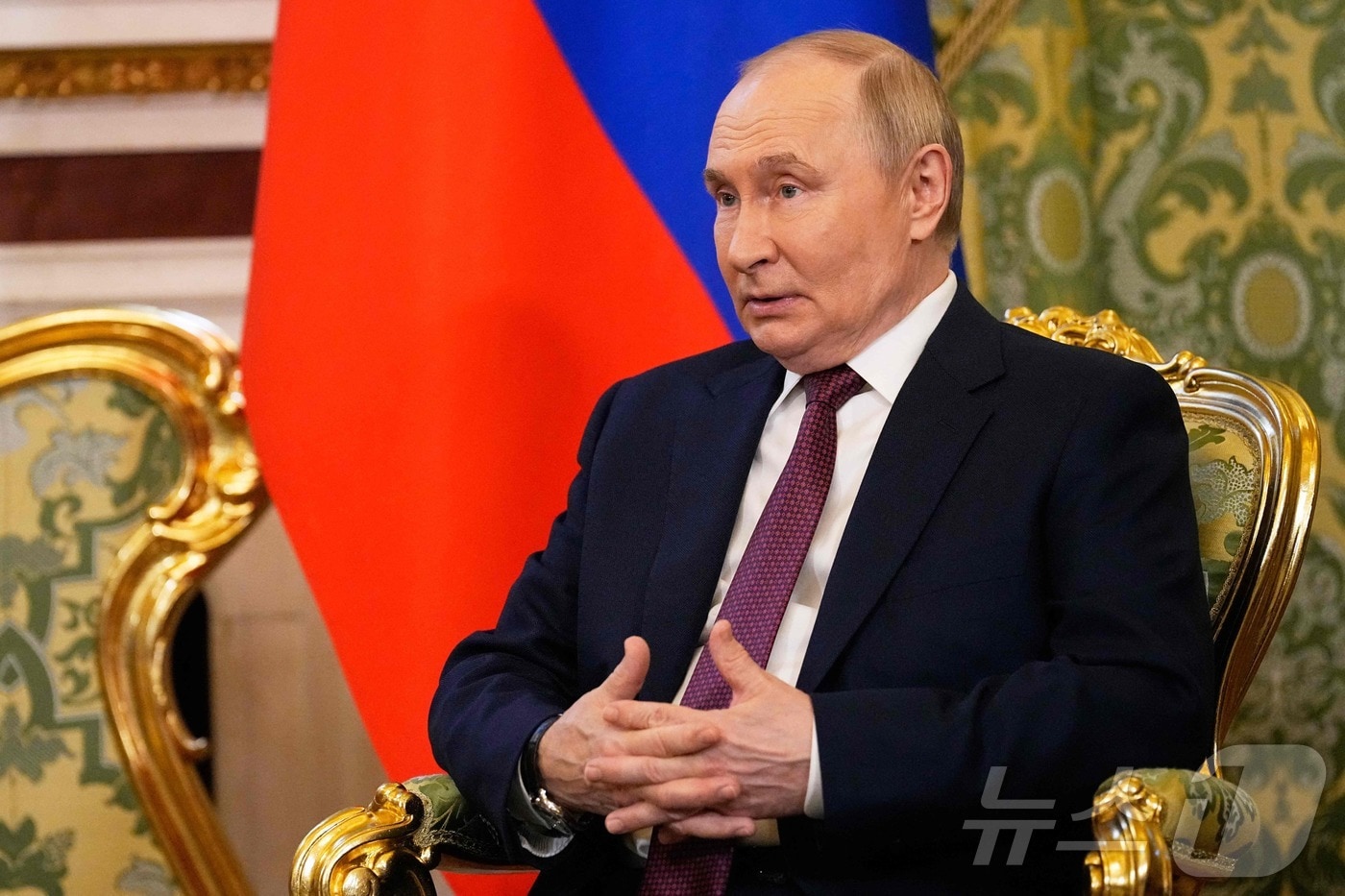 블라디미르 푸틴 러시아 대통령이 7일(현지시간) 모스크바 크렘린 궁에서 전승절 80주년 기념식 참석 차 방문한 니콜라스 마두로 베네수엘라 대통령과 회담을 하고 있다. 2025.05.08 ⓒ AFP=뉴스1 ⓒ News1 우동명 기자