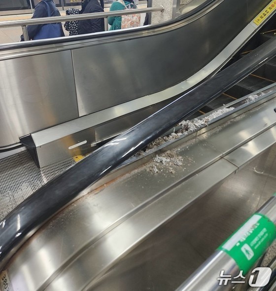 고장난 에스컬레이터/뉴스1