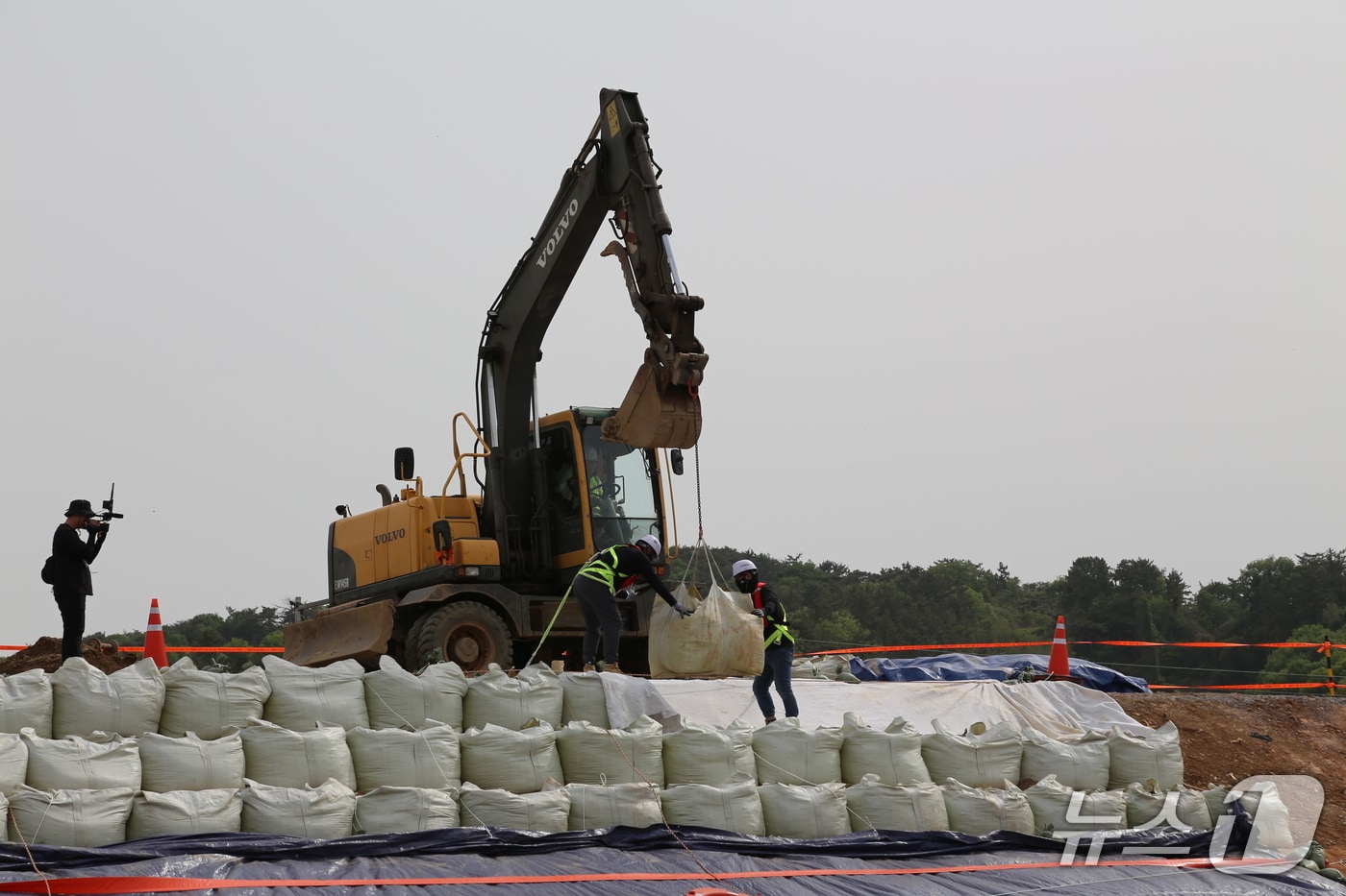 나주에서 '2025 수해대비 합동 모의훈련' 진행하는 영산강유역환경청과 관계기관의 모습. (영산강청 제공. 재판매 및 DB 금지)