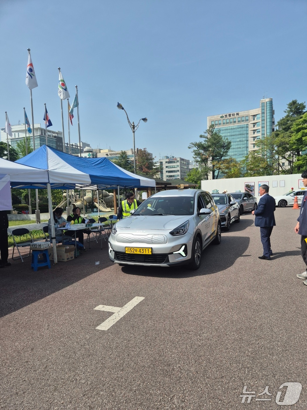 경기 군포시 '택시 청결상태 일제 점검' 현장. (군포시 제공. 재판매 및 DB 금지) 2025.5.9/뉴스1 