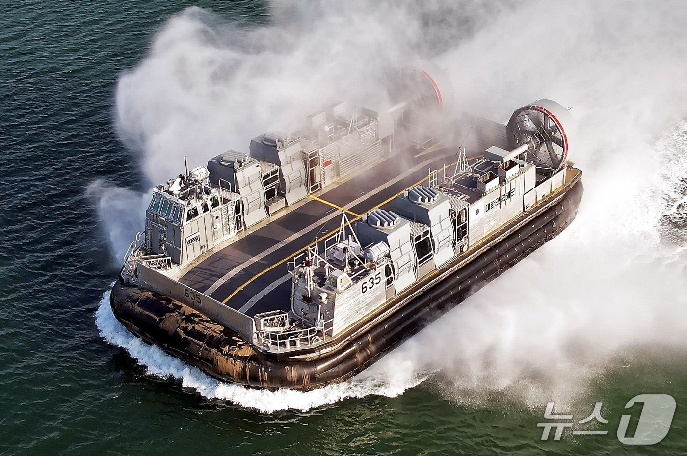 HJ중공업이 건조한 고속상륙정.(HJ중공업 제공. 재판매 및 DB 금지)