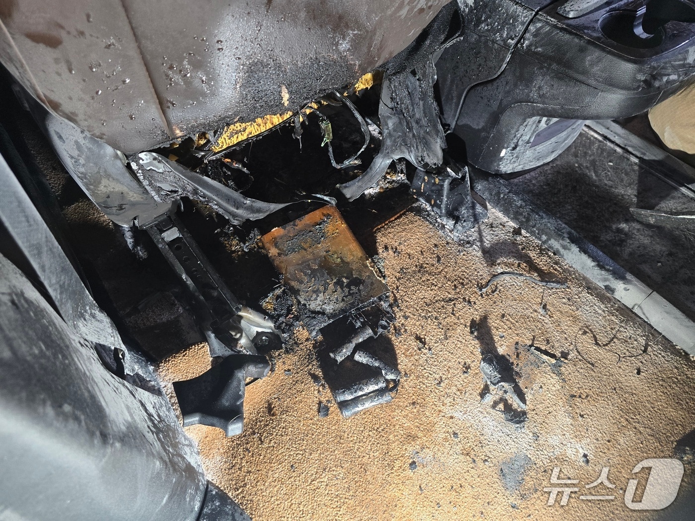 화재현장(경기도소방재난본부 제공.재판매 및 DB금지)