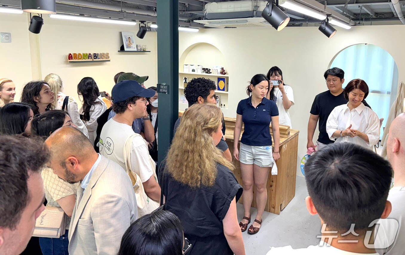 한남대학교가 지역 내 유학생을 대상으로 한 창업 입문 프로그램 ‘2025 로컬 스타트업 밋업데이 Hello Startup, Hello Hannam’를 개최했다.(한남대 제공.재판매 및 DB금지)/뉴스1