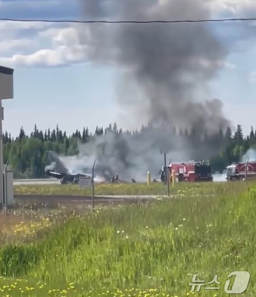 wlsks 11일 미국 알래스카 아일슨 기지에서 훈련 중 파손된 KF-16 전투기.&#40;페이스북 갈무리&#41;