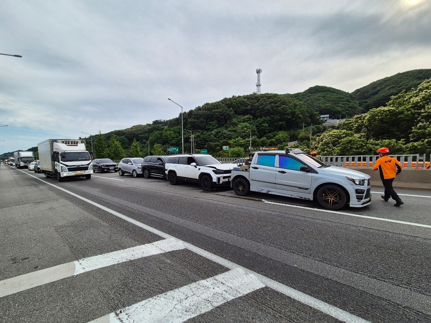천안논산고속도로 교통사고 현장. (공주소방서 제공, 재판매 및 DB금지) / 뉴스1 