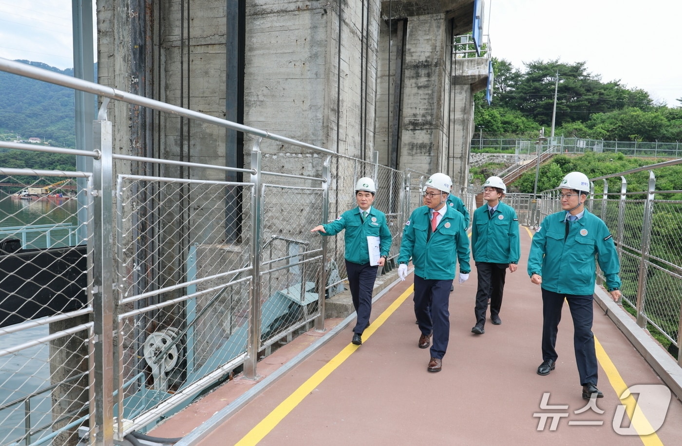 한수원 황주호 사장이 장마철 대비 전국 수력시설 재해 예방 체계 집중 점검에 나섰다.(사진제공=한수원)