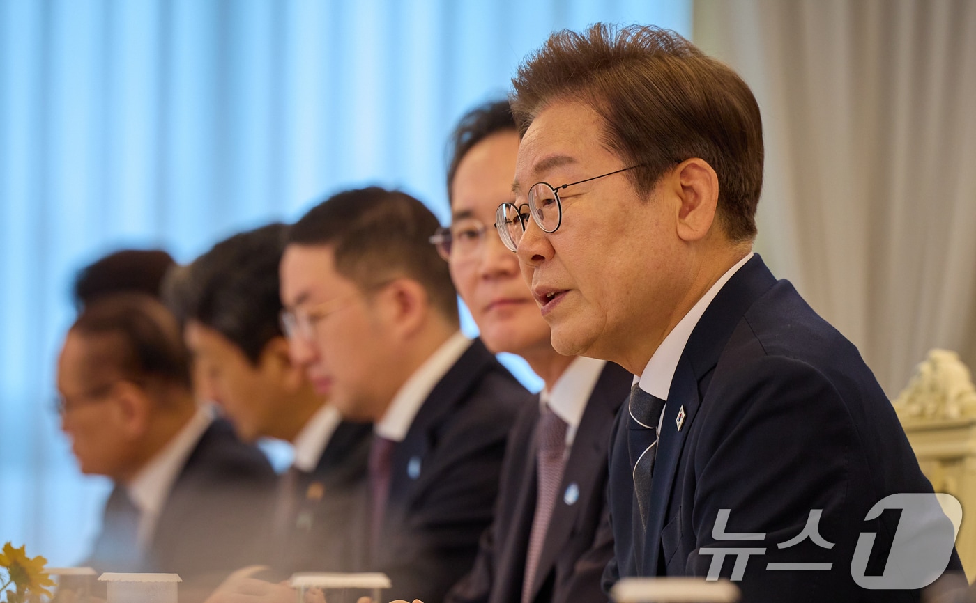 이재명 대통령이 13일 서울 용산구 대통령실에서 열린 6경제단체와 기업인 간담회에서 발언하고 있다. (대통령실 제공. 재판매 및 DB 금지) 2025.6.13/뉴스1 ⓒ News1 허경 기자