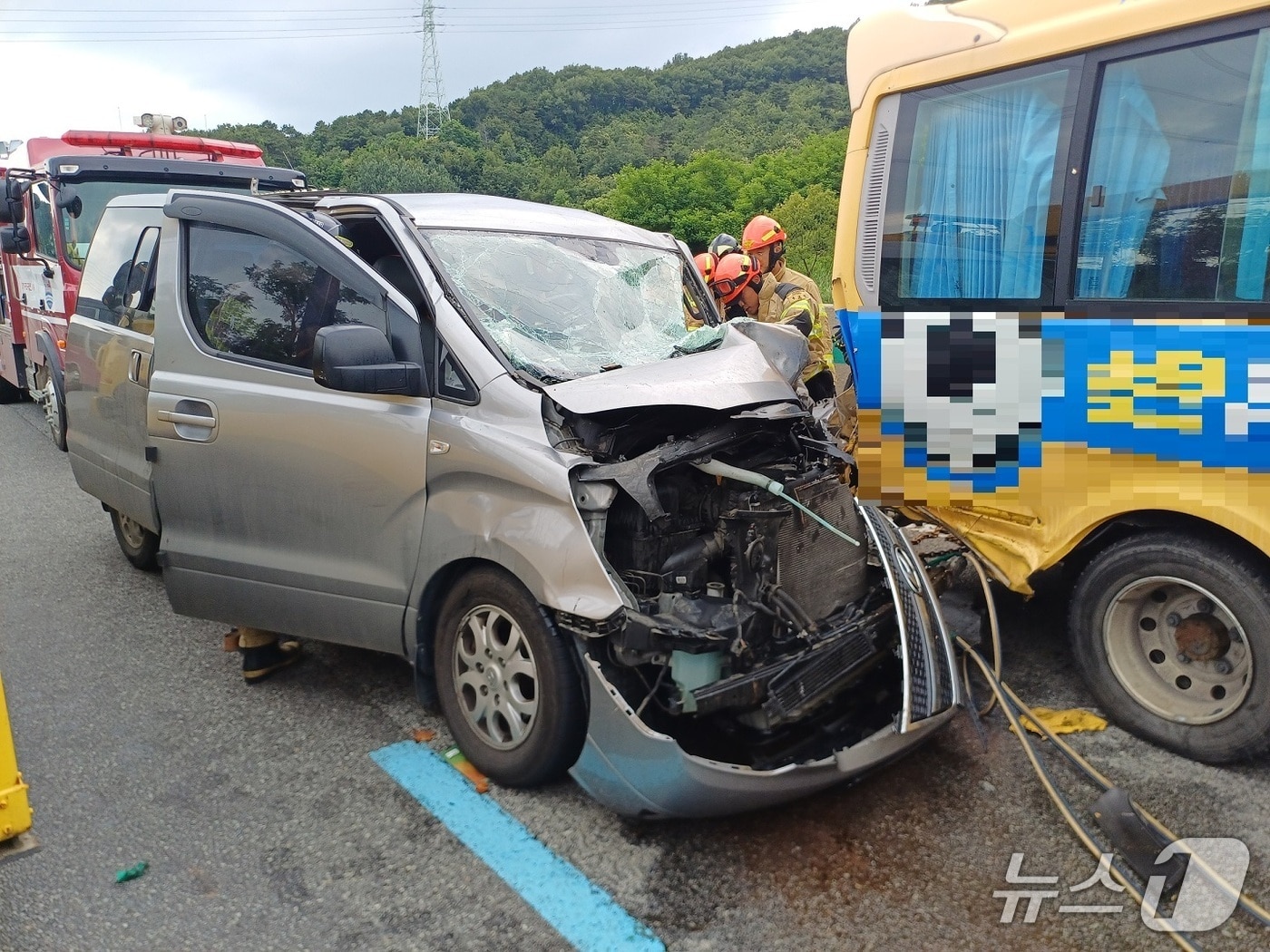 천안 경부고속도로 교통사고 현장. (천안동남소방서 제공, 재판매 및 DB금지) / 뉴스1 