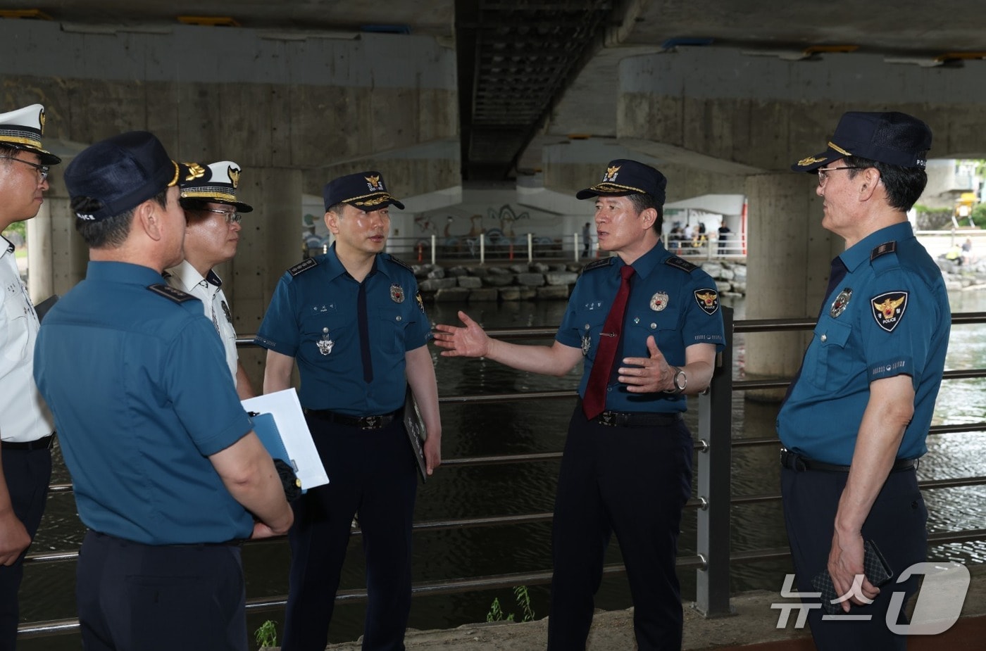 대구경찰청은 16일 대구 남구 봉덕동 상동교 주변 침수 취약지역 일대를 찾아 풍수해 대비 현장점검을 실시했다. (대구경찰청 제공. 재판매 및 DB 금지) 2025.6.16/뉴스1