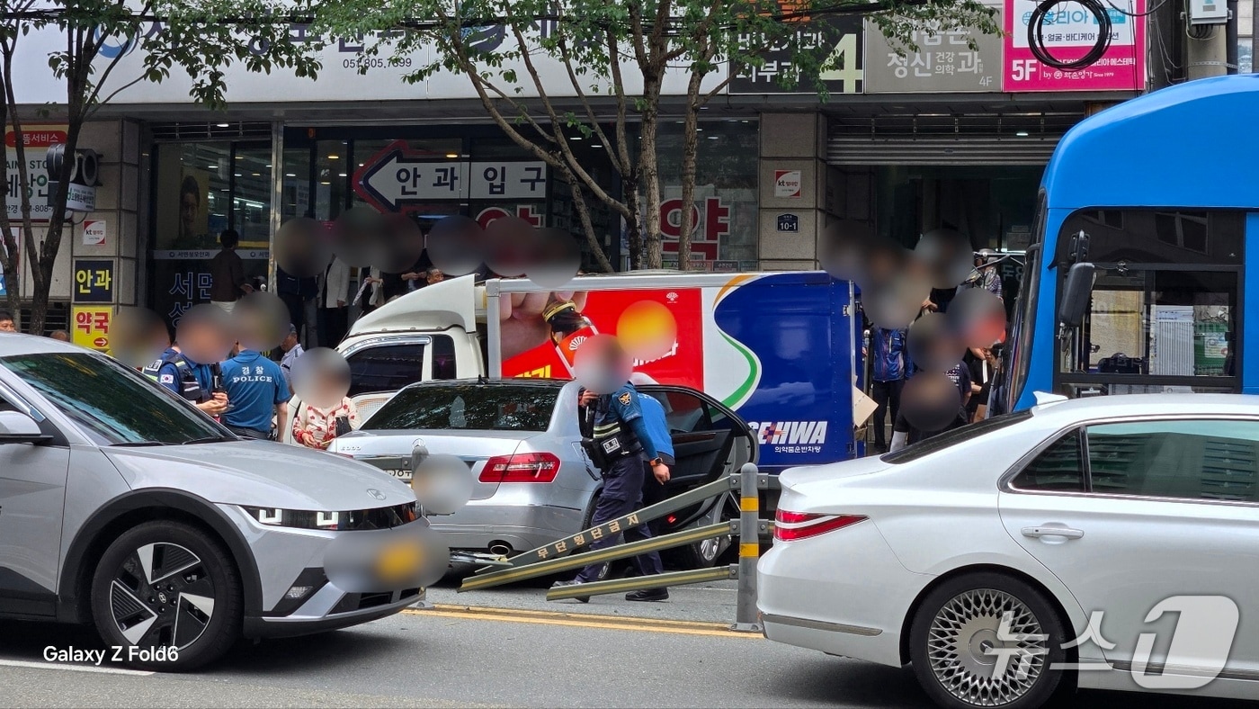 16일 오후 부산 부산진구 부전동 교통사고 현장.(독자 제공. 재판매 및 DB 금지).