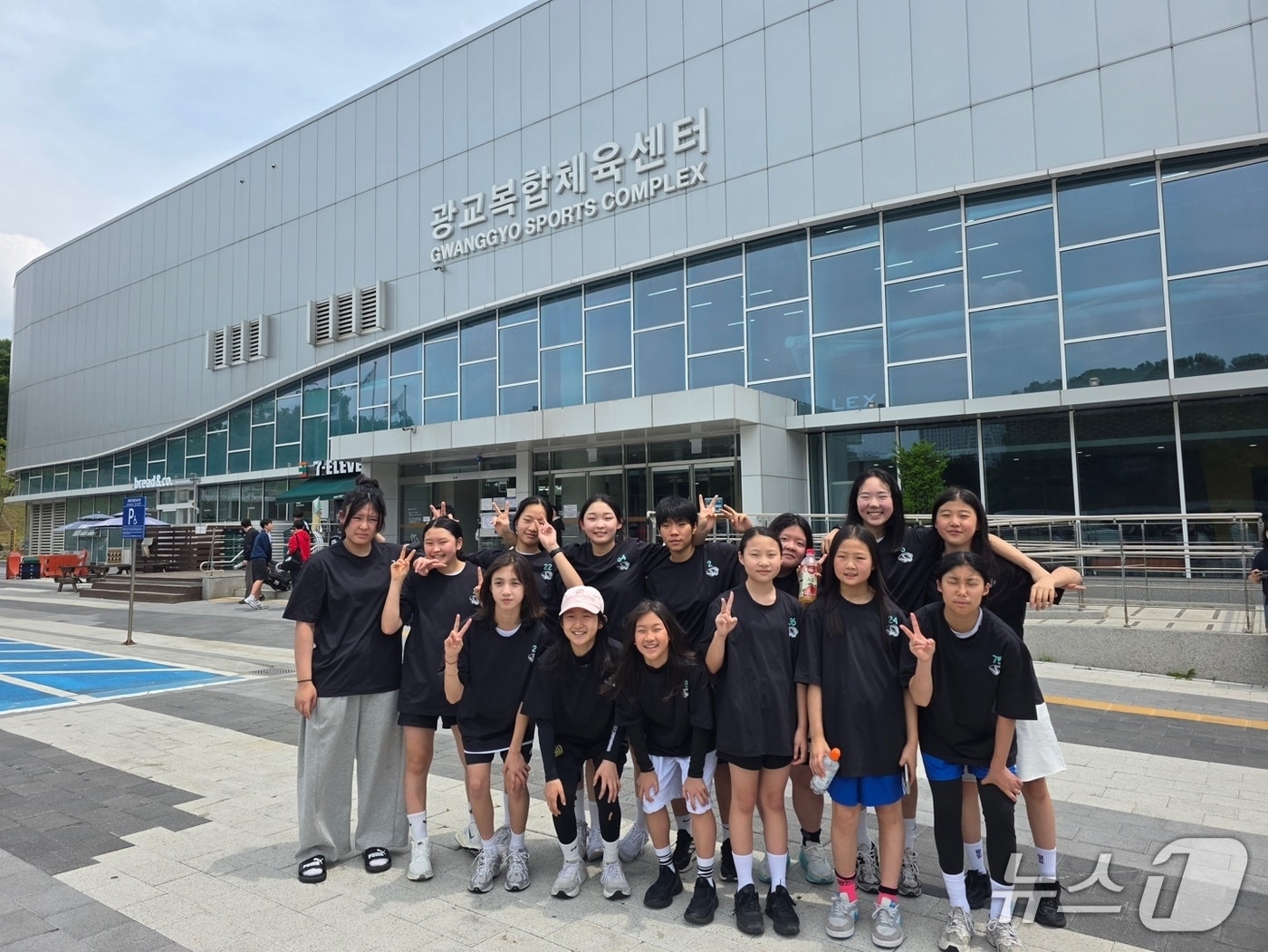 춘천 여자 아이스하키 대표팀 '아이스타이거스' 선수들.(독자 제공, 재판매 및 DB금지)