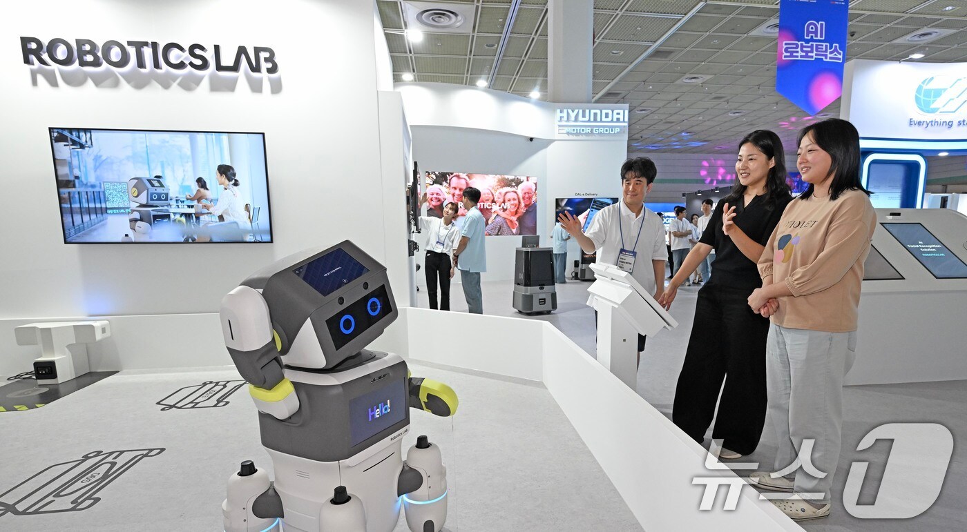 현대차그룹이 서울 강남구 코엑스에서 열리는 인공지능 엑스포 'MARS 2025'에 로보틱스랩과 기아 부스를 마련하고 인공지능을 활용한 다양한 첨단 기술을 선보인다 (현대차·기아 제공. 재판매 및 DB 금지) 2025.6.18/뉴스1